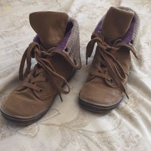 Cute boots that can be rolled up or down